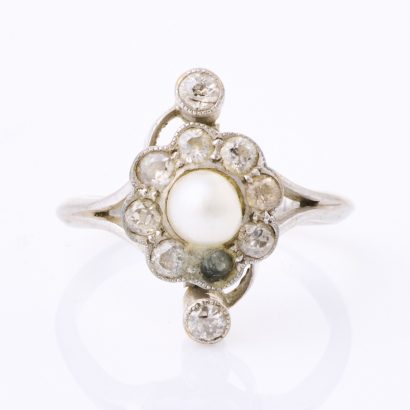 18ct White Gold, Vintage Floral, .30ct Diamond / Pearl Ring
