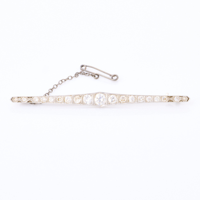 Platinum / 9ct White Gold, Edwardian, 1.68ct Diamond Set Bar Brooch
