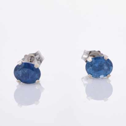 14ct White Gold, 5.0mm x 4.0mm, Oval Ceylon Sapphire Stud Earrings