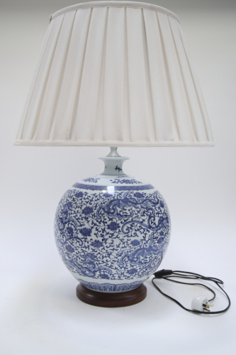 A blue and white porcelain table lamp