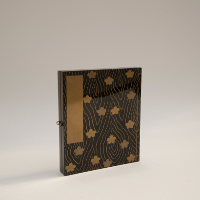 A Japanese Meiji-era rectangular lacquer 'floral' box