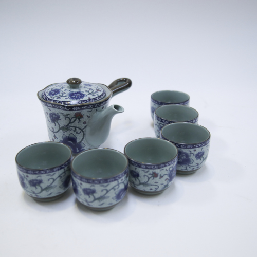 A set of Chinese blue and white porcelain tea wares with colours