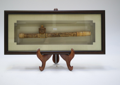 A Chinese bone carved opium pipe