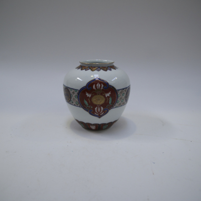 A Japanese Imari vase