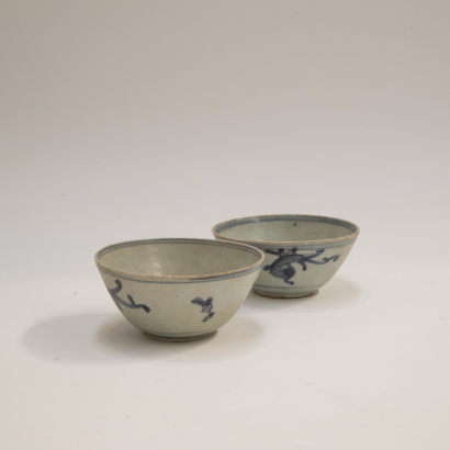 A pair of Chinese Ming dynasty blue and white bowls