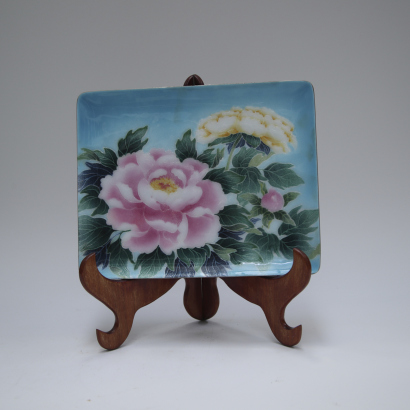 A Japanese copper-bodied cloisonn' floral 'dish