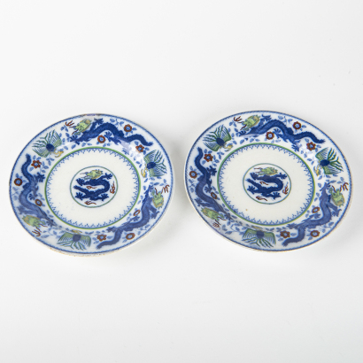 Two English blue and white 'dragon'dishes