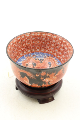 Chinese black-glazed ' iron-red dragon' bowl (Qing Dynasty Yongzheng year mark)