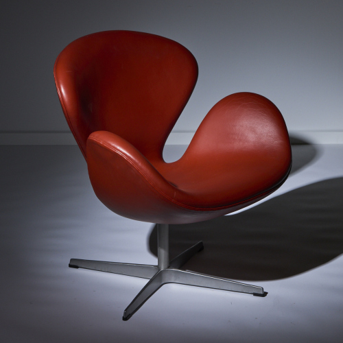 An Arne Jacobsen 'Model 3320 - The Swan' Chair by Fritz Hansen