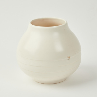 A Hand-Potted Vase by Ernest Shufflebotham for Crown Lynn