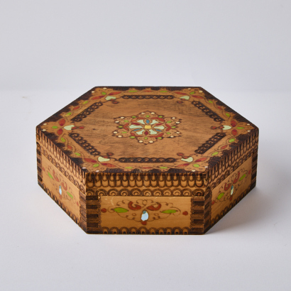 A Hexagonal Poker Work Trinket Box