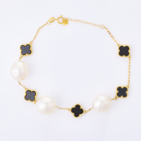 18ct Yellow Gold, Onyx / Pearl Flower Bracelet