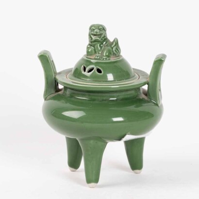 A Japanese 20th century Kutani ware small incense burner