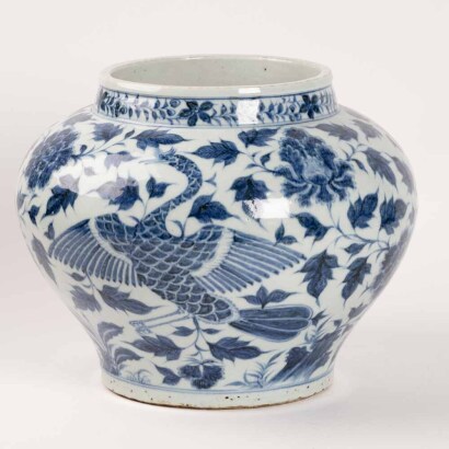 A Chinese blue and white 'Phoenix' large jar