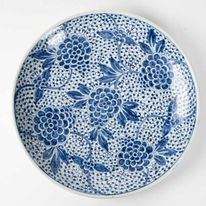 Chinese Qing Dynasty 19th blue and white large plate