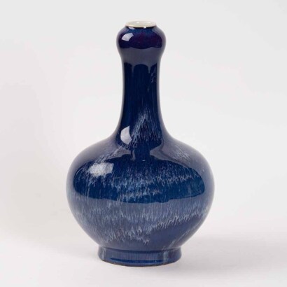 A Chinese kiln-transformed glaze garlic-mouth vase (Qing Dynasty Qianlong year Mark)