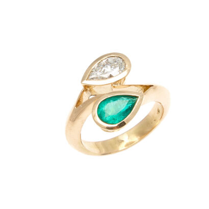 18ct Modern Diamond and Emerald Ring