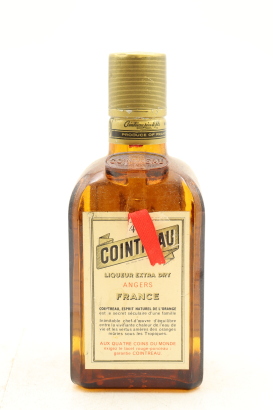 (1) Cointreau Liqueur, France, 40% ABV, 700ml