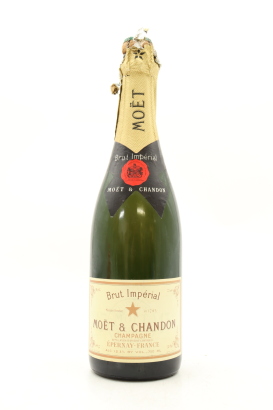 (1) NV Moet & Chandon Brut Imperial Old Bottling, Champagne