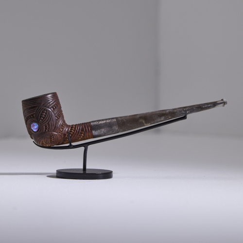 An Early Carved Smoking Pipe, Aotearoa