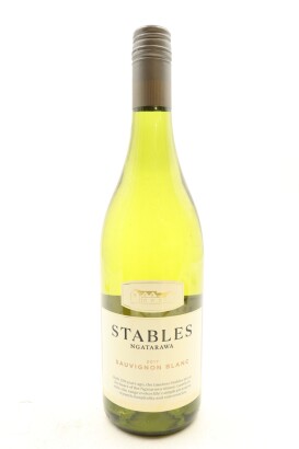 (1) 2017 Ngatarawa Stables Premium Blend Sauvignon Blanc, New Zealand