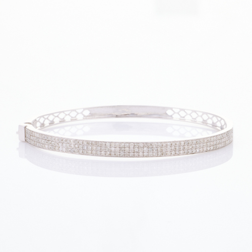 18ct White Gold, Modern, 1.40ct Diamond Set Snap Bangle