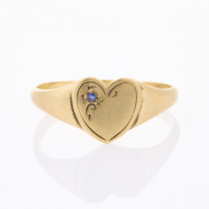 9ct Yellow Gold, Vintage, Heart Shaped Sapphire Signet Ring