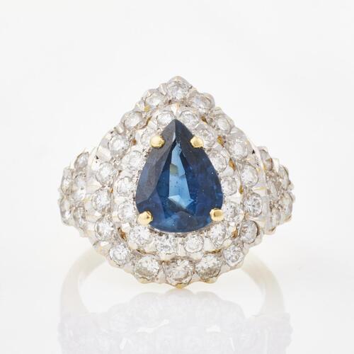 18ct Yellow Gold, 1.57ct Sapphire / 1.10ct Diamond Ring