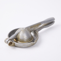 A Gusscott Wellington Made Lemom Juicer