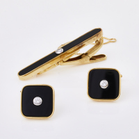 18ct Yellow Gold, .30ct Diamond / Onyx Cufflinks/Tie Pin Set