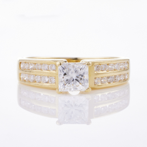 18ct Yellow Gold, Modern, 1.50ct Princess Cut Diamond Ring