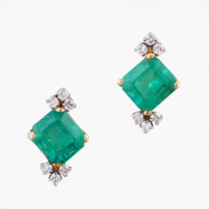 14ct Yellow Gold / Palladium, 5.55ct Emerald / .44ct Diamond Earrings