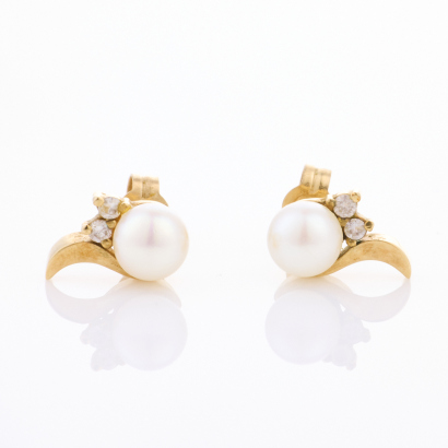 9ct Yellow Gold, Akoya Type Pearl / .03ct Diamond Earrings