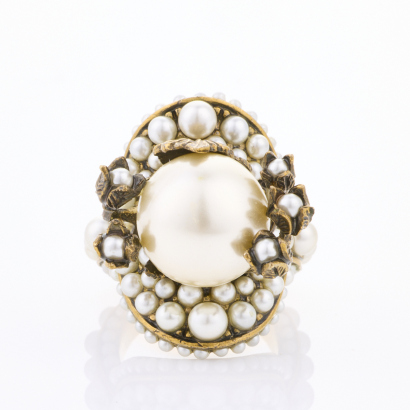 Gucci, Faux Pearl Flower Gold Tone Ring, Size M