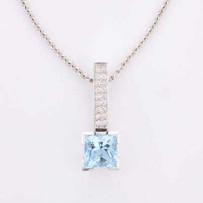 18ct White Gold, 2.60ct Aquamarine / .60ct Diamond Pendant on 18ct Chain