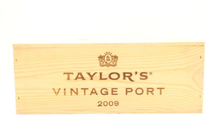 (6) 2009 Taylor Fladgate Vintage Port, Portugal [JR18] [RP97] [WS94] [WE96] (OWC)