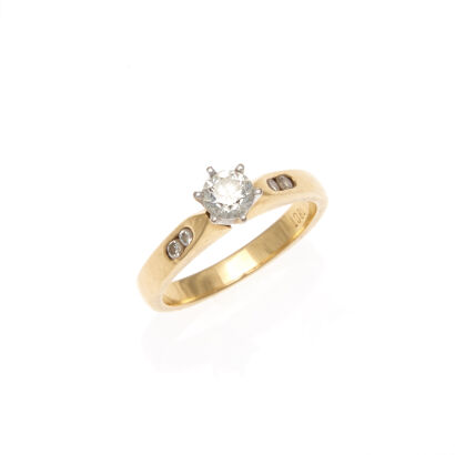 18ct Diamond Ring