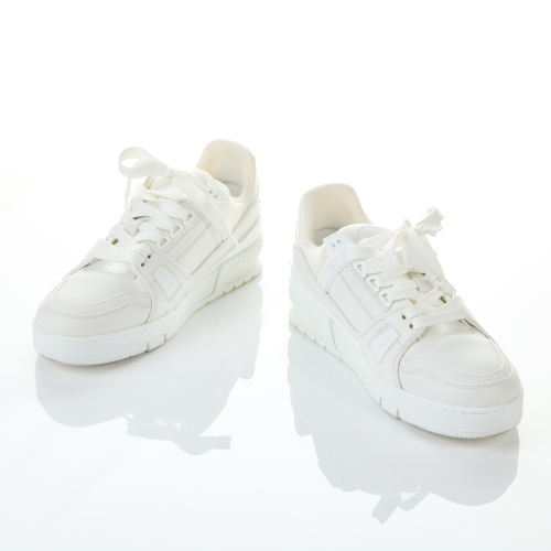 Louis Vuitton LV Women's White Sneaker, Size 38.5 with Box