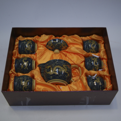 A set of Chinese painted 'dragon' tea ware