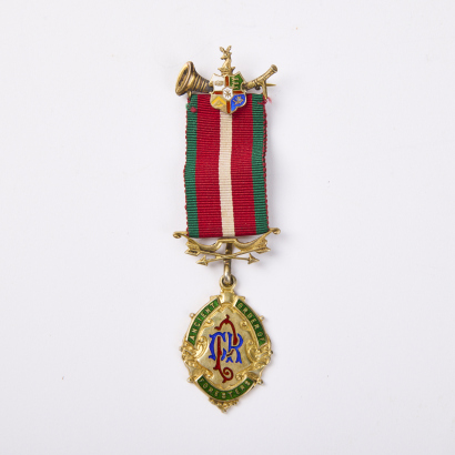 A Sterling Silver Gilt And Enamel Ancient Order Of Foresters Ribbon Pin