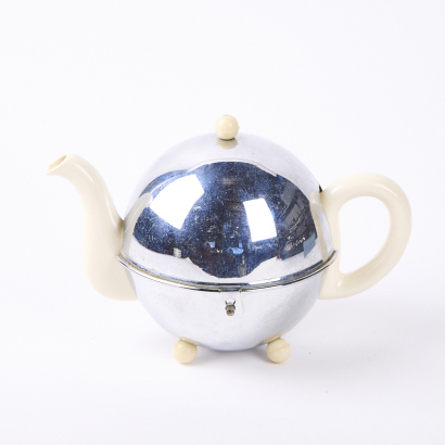 An Art Deco Everhot Insulated Teapot