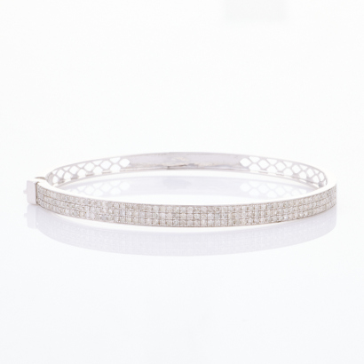 18ct White Gold, Modern, 1.40ct Diamond Set Snap Bangle