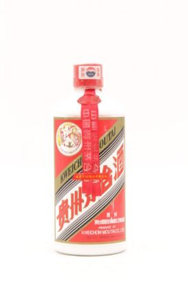 (1) 2002 Kweichow Flying Fairy Moutai 500ml with two Moutai Glasses (GB) 2002年产飞天牌茅台酒