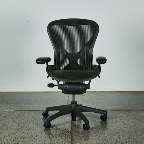 A Herman Miller Aeron Office Chair, Size Large