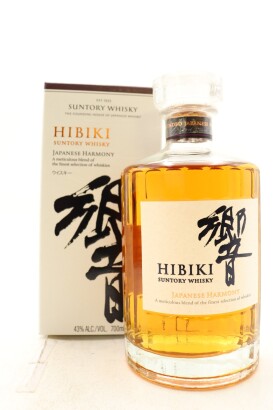 (1) Hibiki Japanese Harmony Blended Whisky, 43% ABV, 700ml