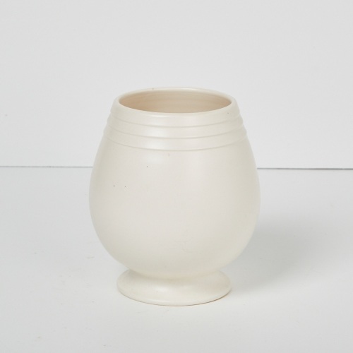 A Hand-Potted Vase by Ernest Shufflebotham for Crown Lynn Shape Number 5