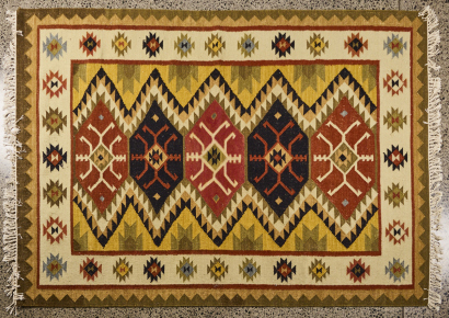 A Hand Knotted Kilim Rug