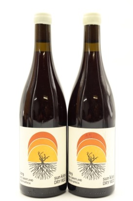 (2) 2019 Sun Kiss Dry Red, Swartland &diams;