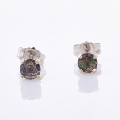14ct White Gold, 3.9mm Pink/Green Colour Change Sapphire Stud Earrings