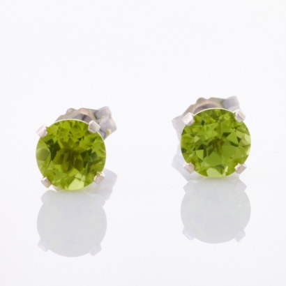 14ct White Gold, 5.00mm Peridot Stud Earrings